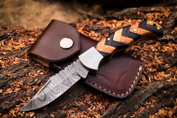 Handmade Damascus Pocket Knife Olive Wood Handle